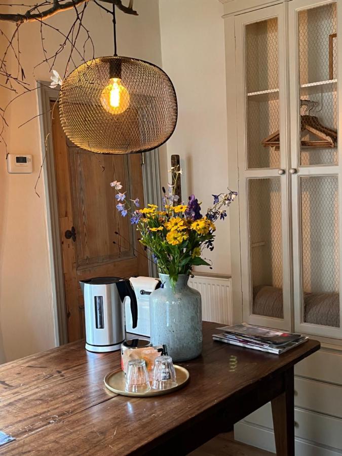 B&B De Kamer Hiernaast เกาดา ภายนอก รูปภาพ